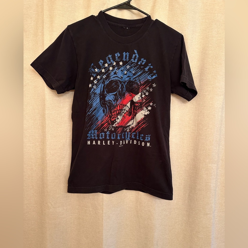 Woman’s Harley Davidson shirt